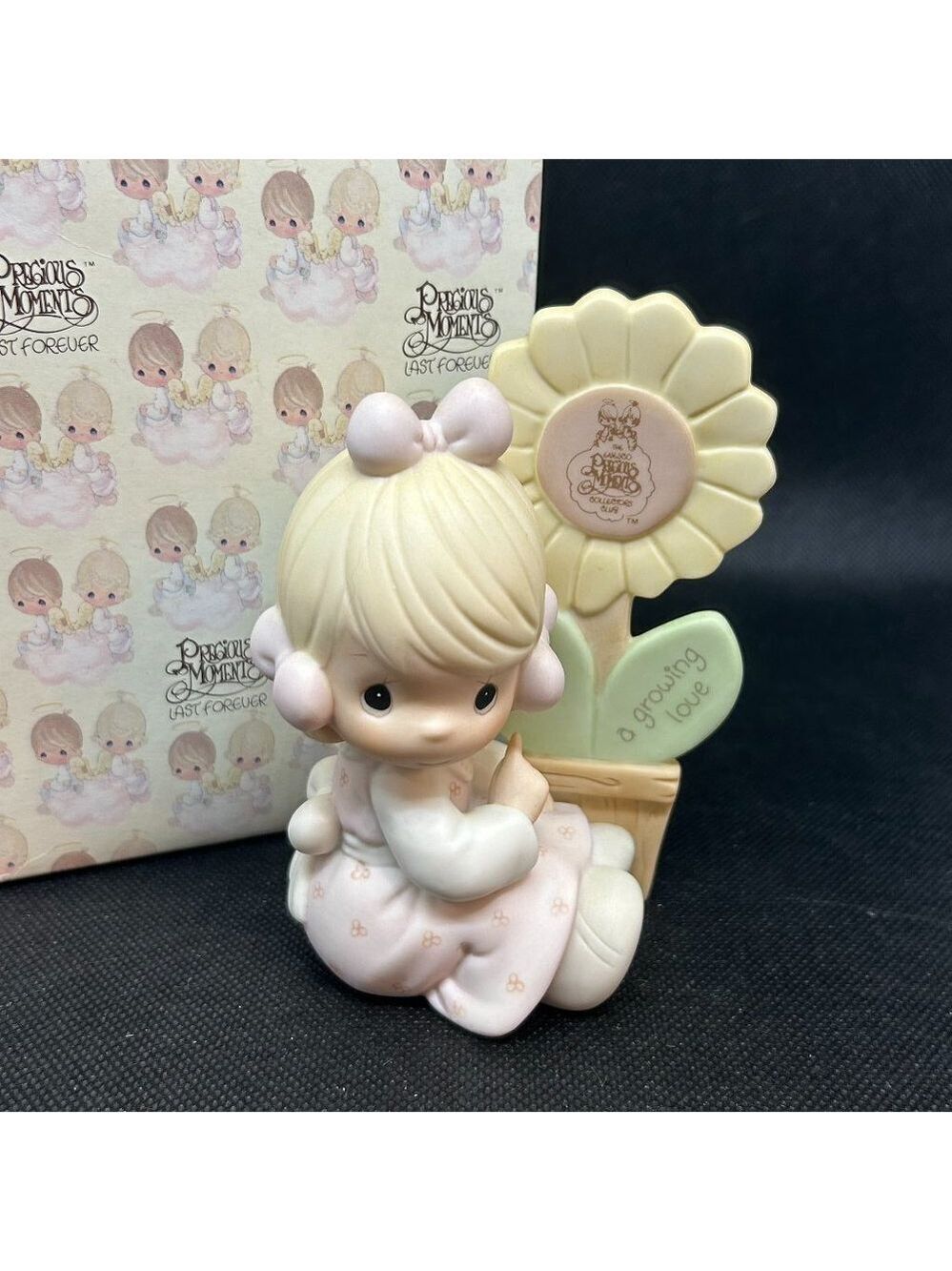 Precious Moments "A Growing Love" 1988 Membership figurine